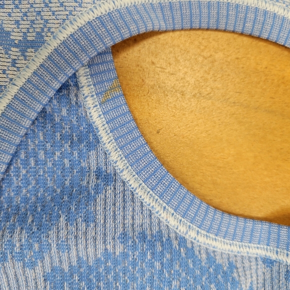 Lululemon classic tank - Picture 5 of 6